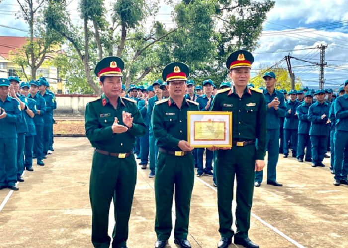 ban chi huy quan su huyen huan luyen ra quan 3